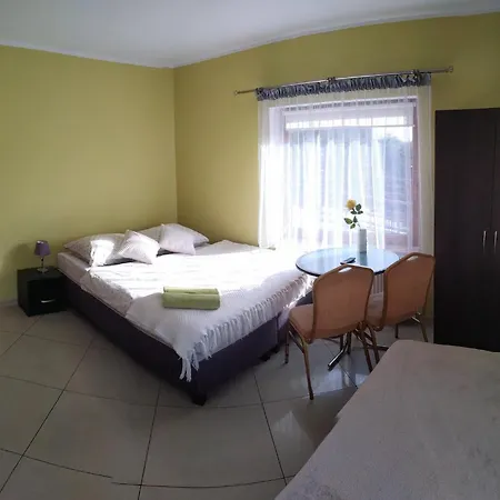 Appartamento Gosciniec W Ogrodzie Brusy Esterno foto